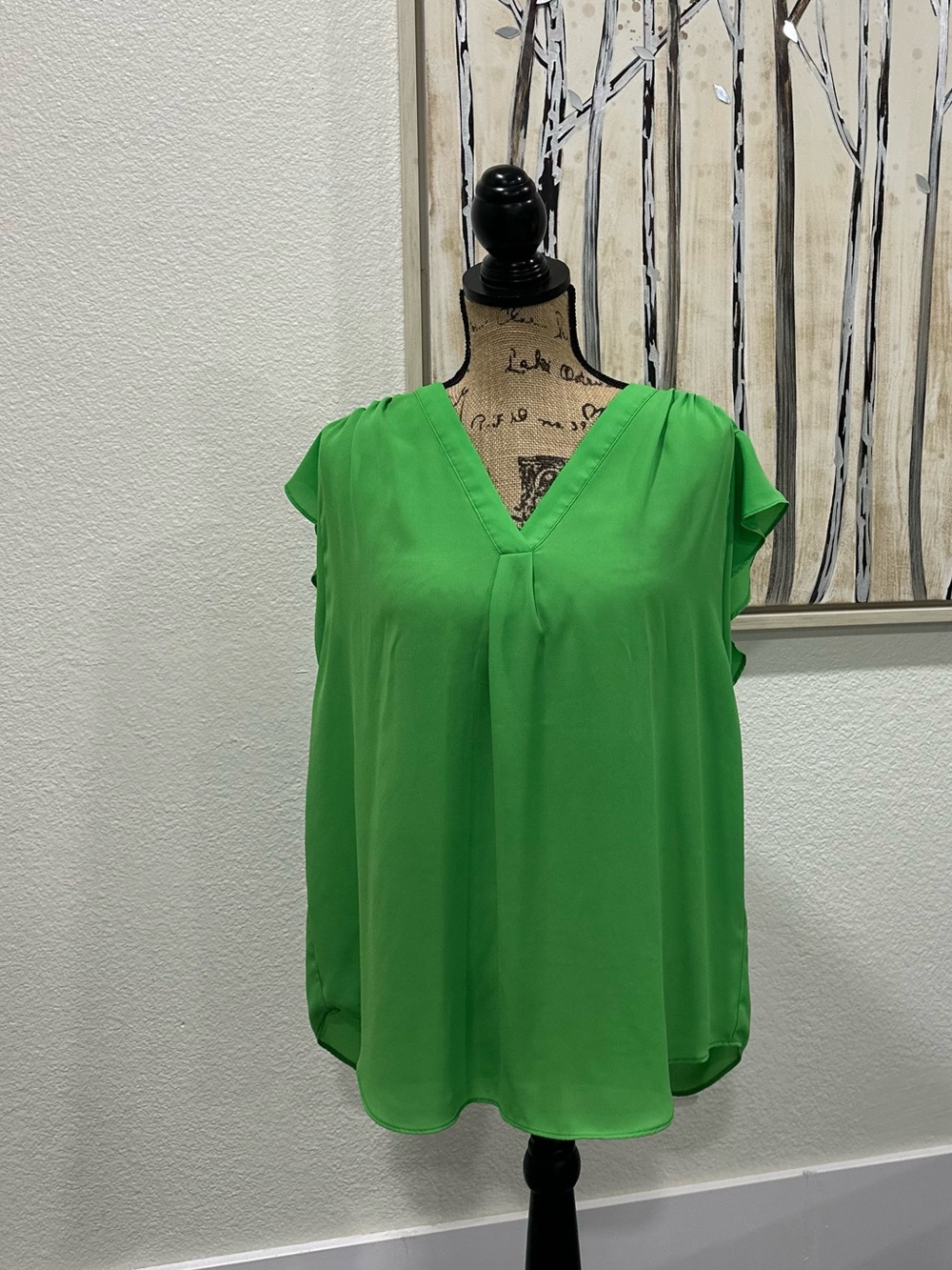 Chaus Bright Green V-Neck Flutter Sleeve Blouse